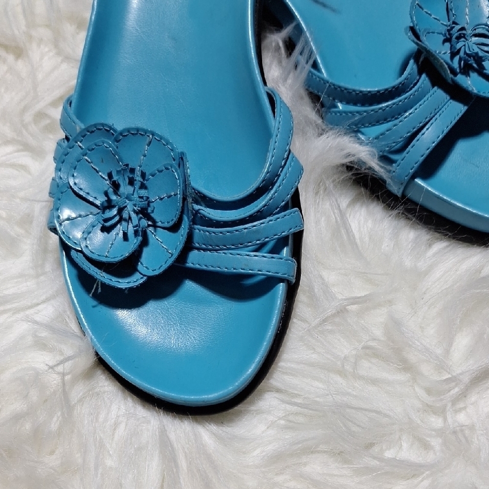 Croft & Barrow Vibrant Blue Floral Sandals - Picture 2 of 9